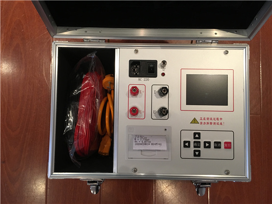 LCZZ-10變壓器直流電阻測試儀用于，繞組的直流電阻測量是變壓器的例行試驗(yàn)之一，其目的主要是檢查繞組之間、繞組與引線之間的連接或機(jī)械特性是否良好、各相繞組之間的電阻是否平衡等，以保證變壓器的安全運(yùn)行。